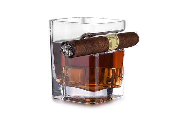 Top  ly rượu whiskey đựng cigar