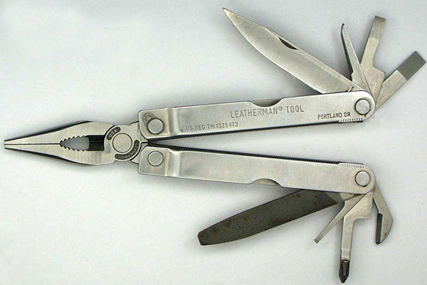 kìm thương hiệu leatherman đầu tiên